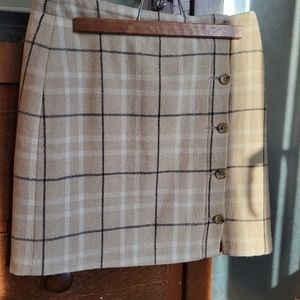 Plaid wool skirt. Banana Republic. Size 0.